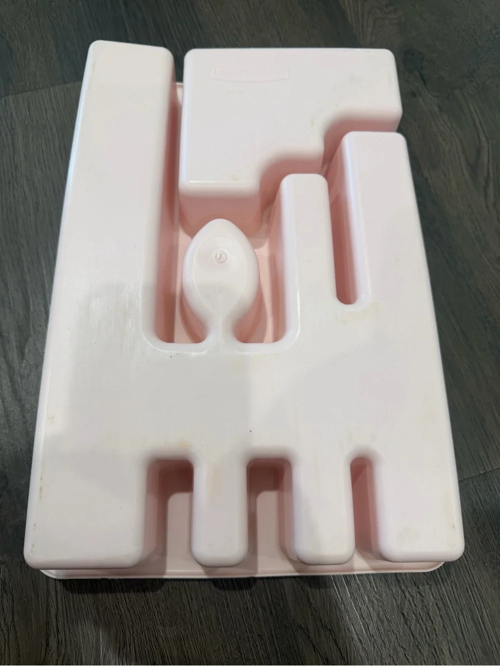 Rubbermaid light pink